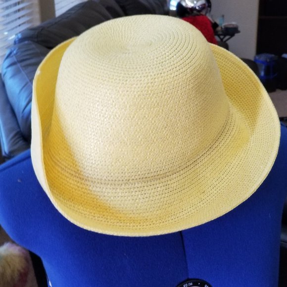 VINTAGE STRAW HAT - EUC!